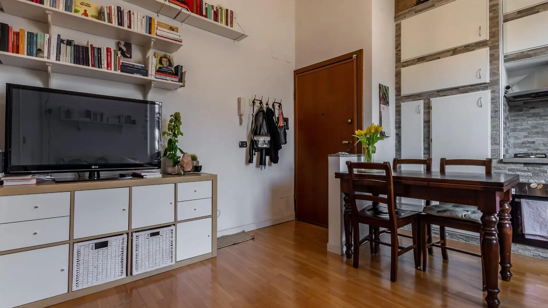 Antica Corte Navigli-Darsena Milan Apartment